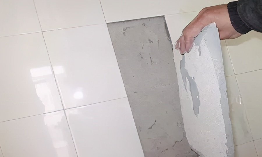 地上瓷砖空鼓会怎么样(地面瓷砖空鼓怎样补救最结实)